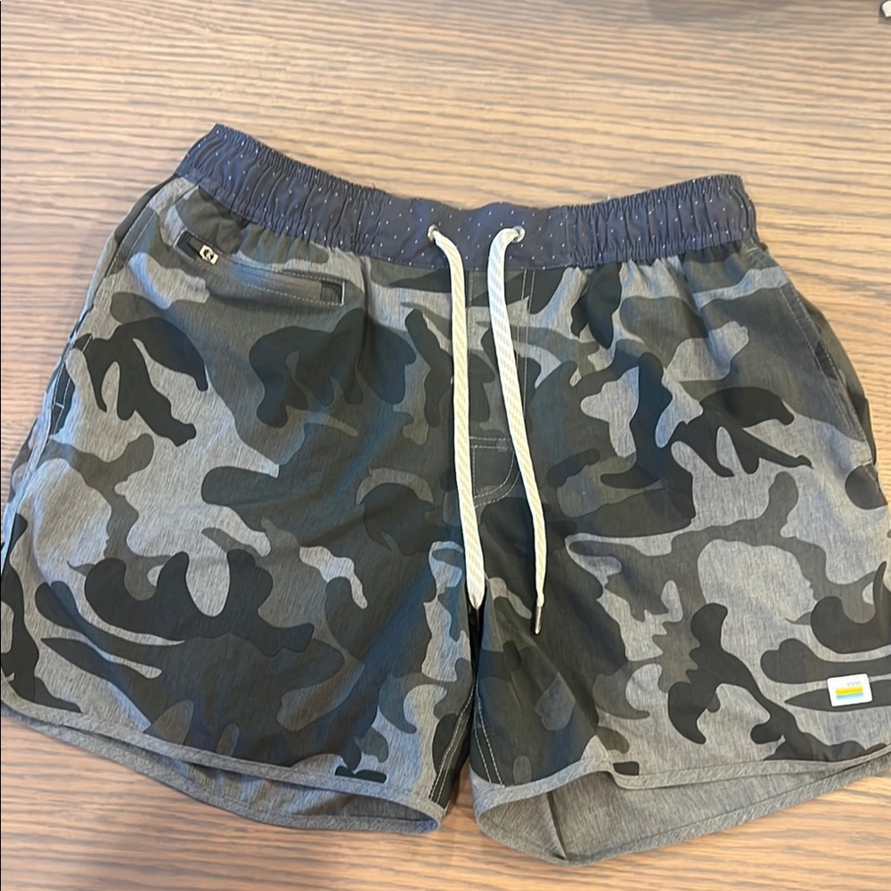 Vuori Gray and Black Athletic Shorts Lightweight Elastic Waist